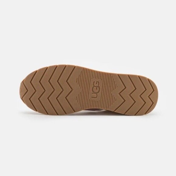 UGG ReTrainer Sneakers - Picture 7 of 10